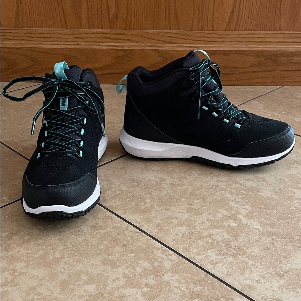 Northside Women's size 8.5 Benton Mid Waterproof Hiking Boots